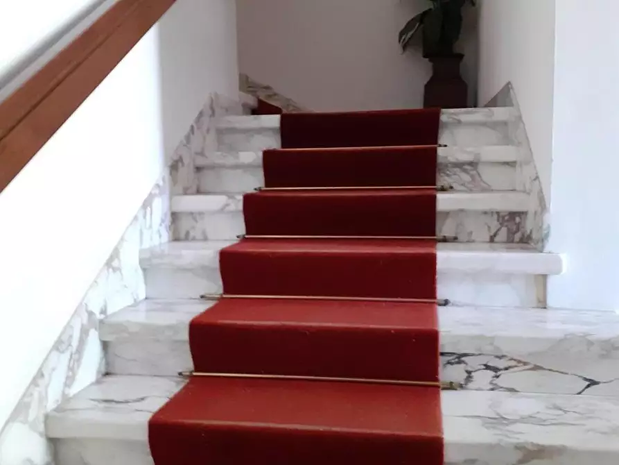 Immagine 9 di Villa in vendita  a Cascina