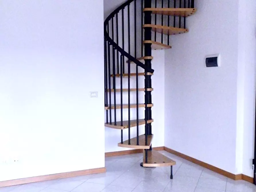 Immagine 5 di Appartamento in vendita  a Siena