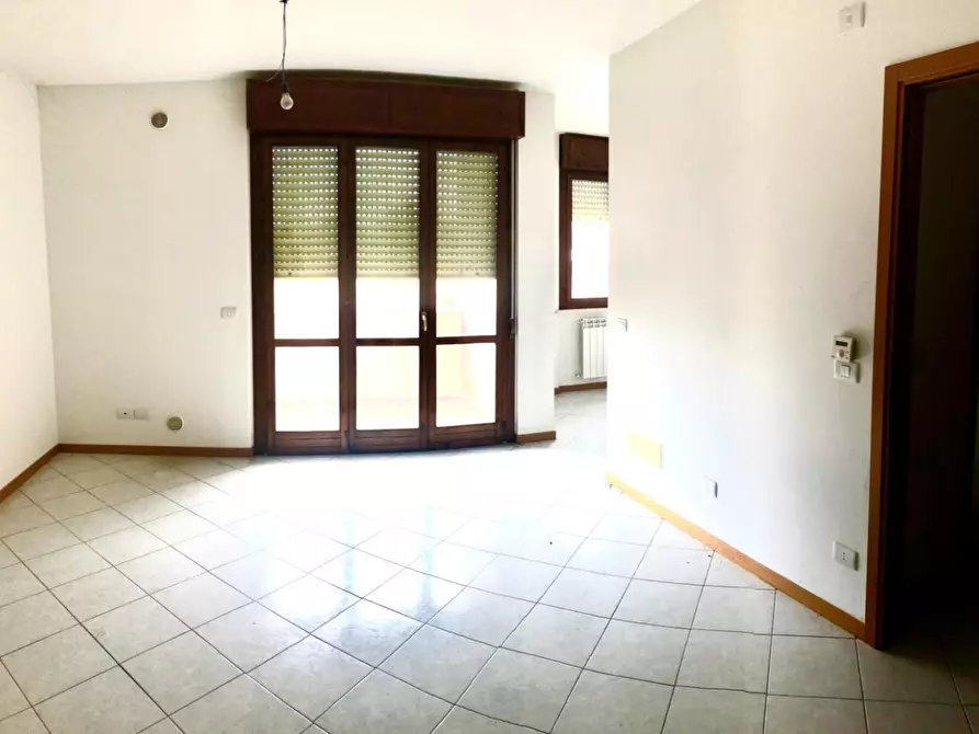 Immagine 4 di Appartamento in vendita  a Siena