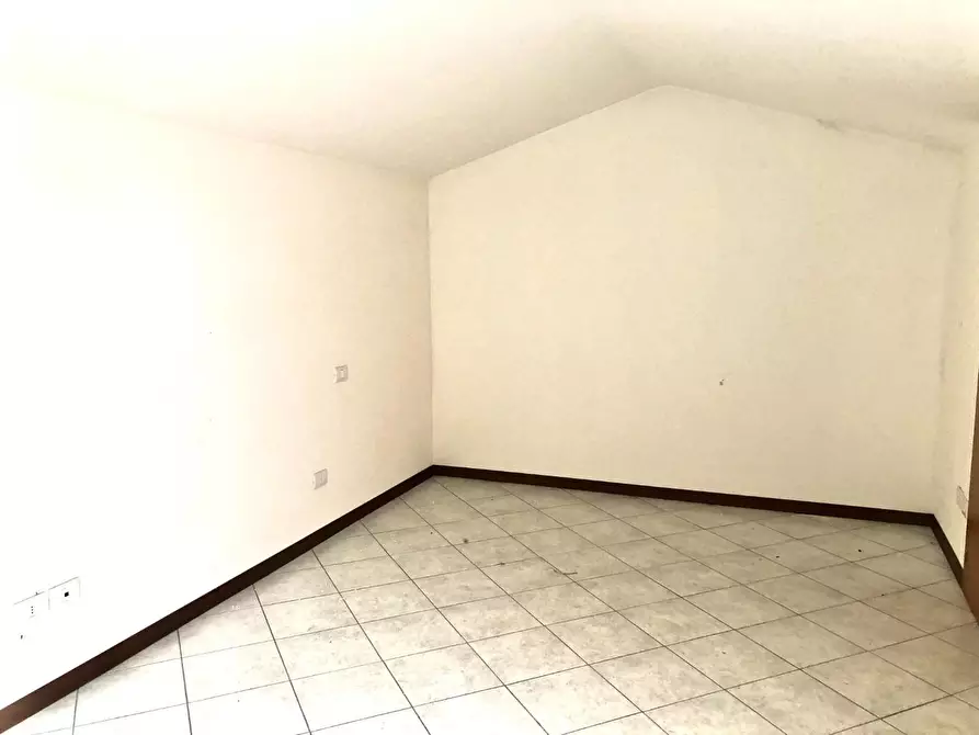 Immagine 20 di Appartamento in vendita  a Siena