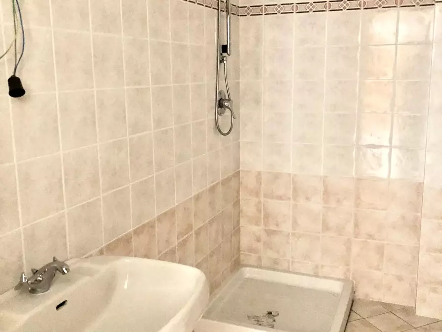 Immagine 15 di Appartamento in vendita  a Siena