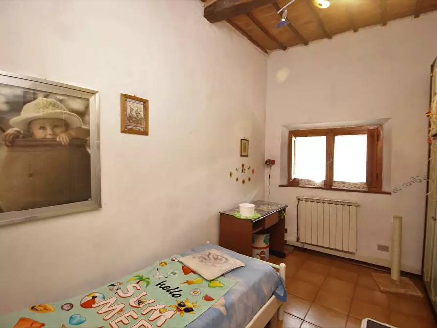 Immagine 10 di Appartamento in vendita  a Siena