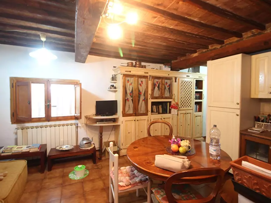 Immagine 2 di Appartamento in vendita  a Siena