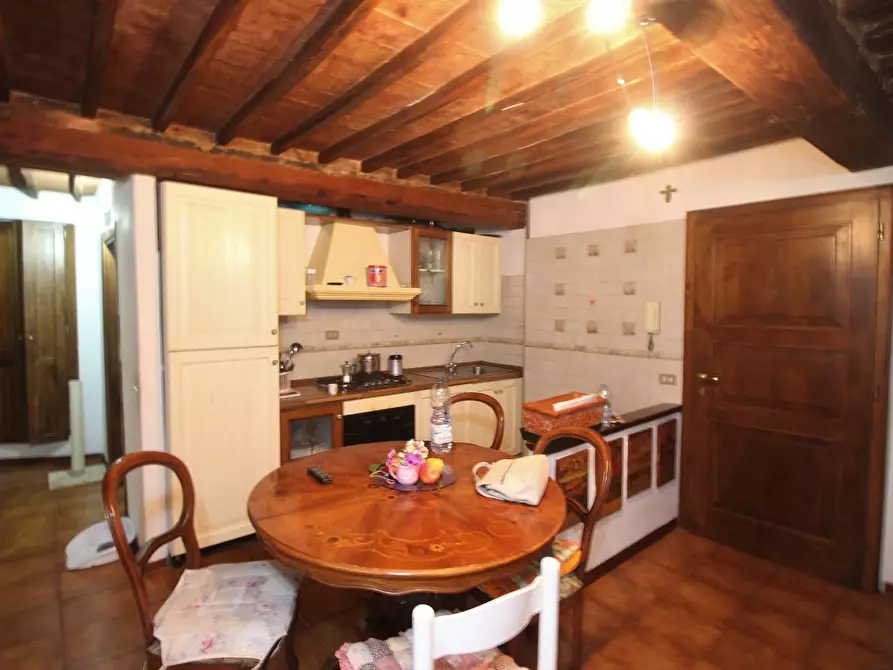 Immagine 3 di Appartamento in vendita  a Siena