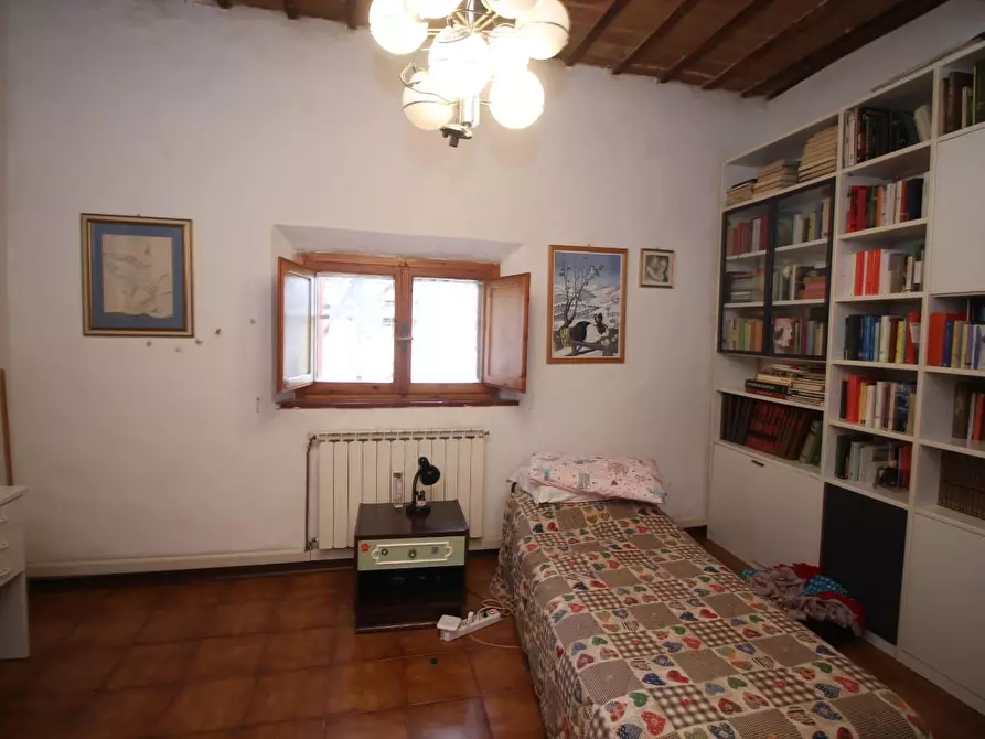 Immagine 4 di Appartamento in vendita  a Siena