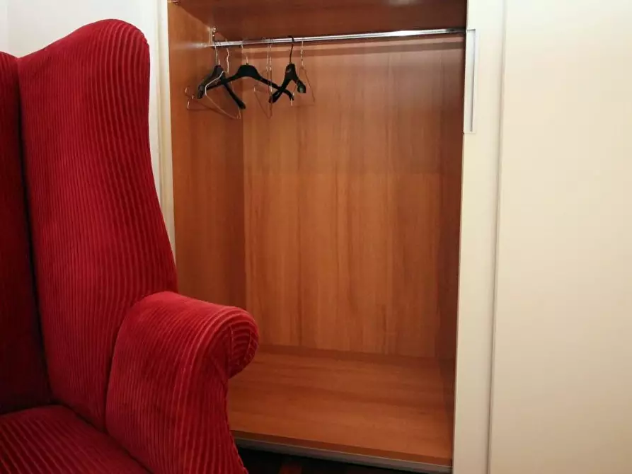 Immagine 13 di Appartamento in affitto  a Siena