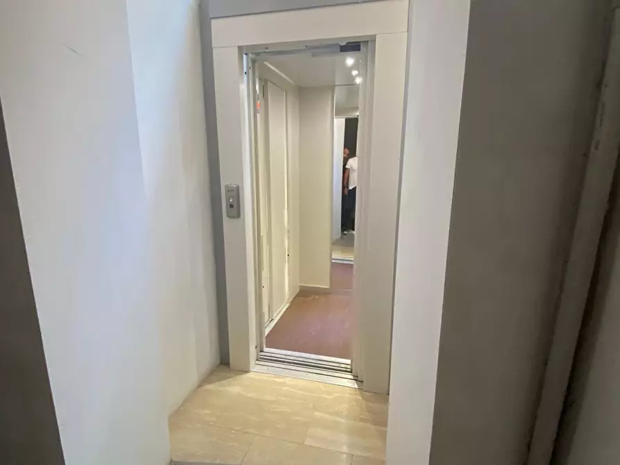 Immagine 21 di Appartamento in affitto  a Siena