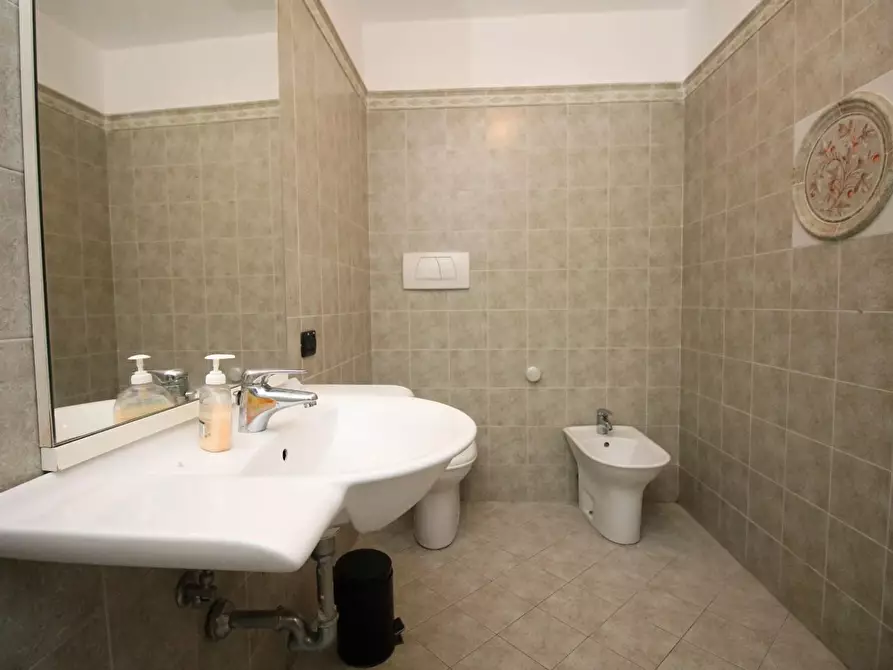 Immagine 19 di Appartamento in affitto  a Siena