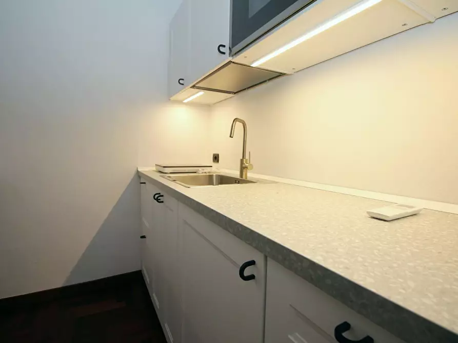 Immagine 11 di Appartamento in affitto  a Siena