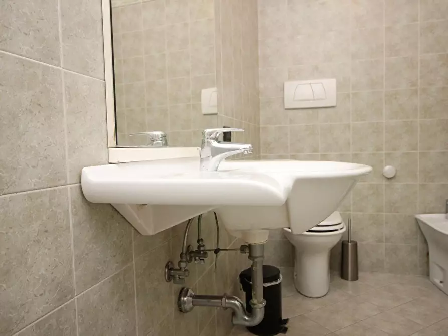 Immagine 17 di Appartamento in affitto  a Siena