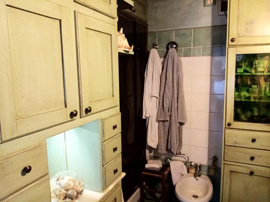 Immagine 8 di Appartamento in vendita  a Livorno