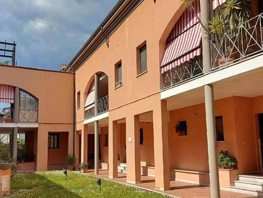 Immagine 6 di Appartamento in vendita  a Ameglia