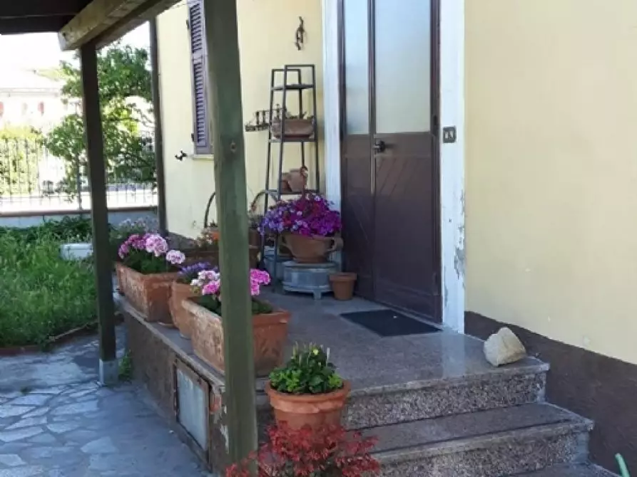 Immagine 2 di Casa indipendente in vendita  a Carrara