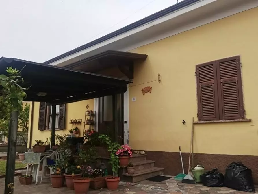 Immagine 11 di Casa indipendente in vendita  a Carrara