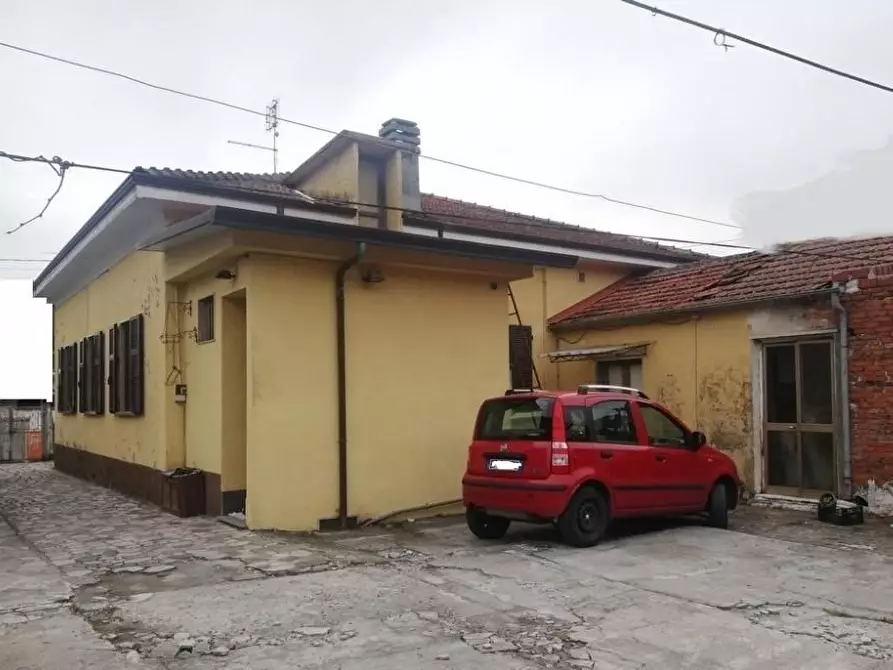 Immagine 16 di Casa indipendente in vendita  a Carrara