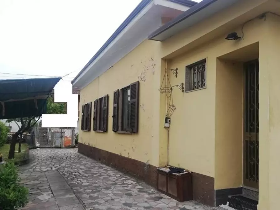 Immagine 13 di Casa indipendente in vendita  a Carrara