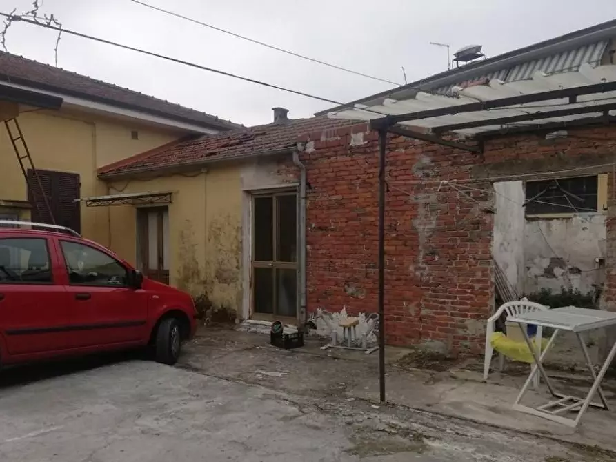Immagine 15 di Casa indipendente in vendita  a Carrara