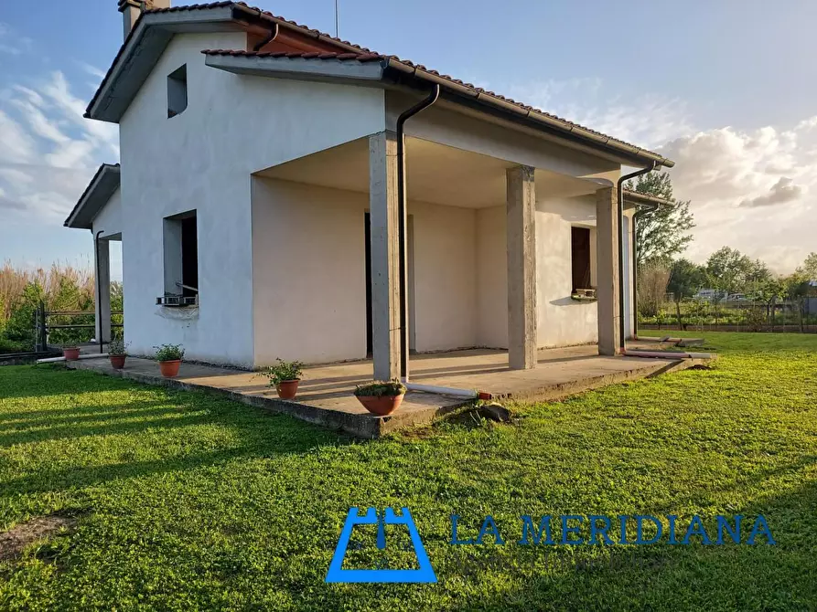 Immagine 4 di Villa in vendita  a Larciano