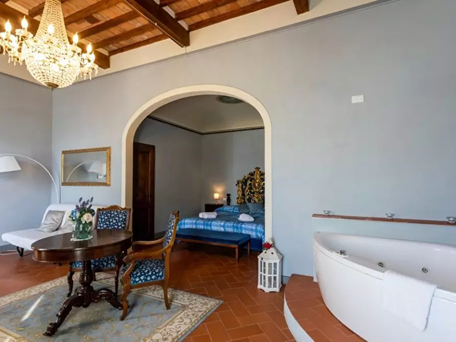 Immagine 22 di Immobile di prestigio in vendita  a Pisa