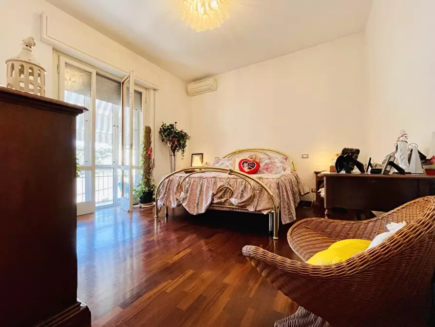 Immagine 52 di Villa in vendita  a Camaiore