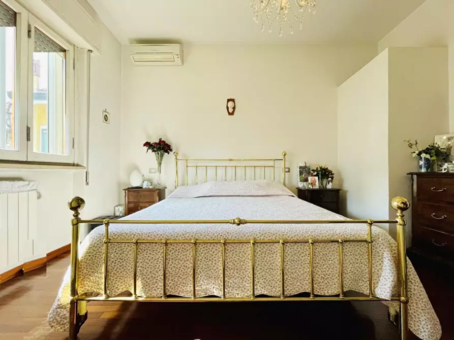 Immagine 58 di Villa in vendita  a Camaiore