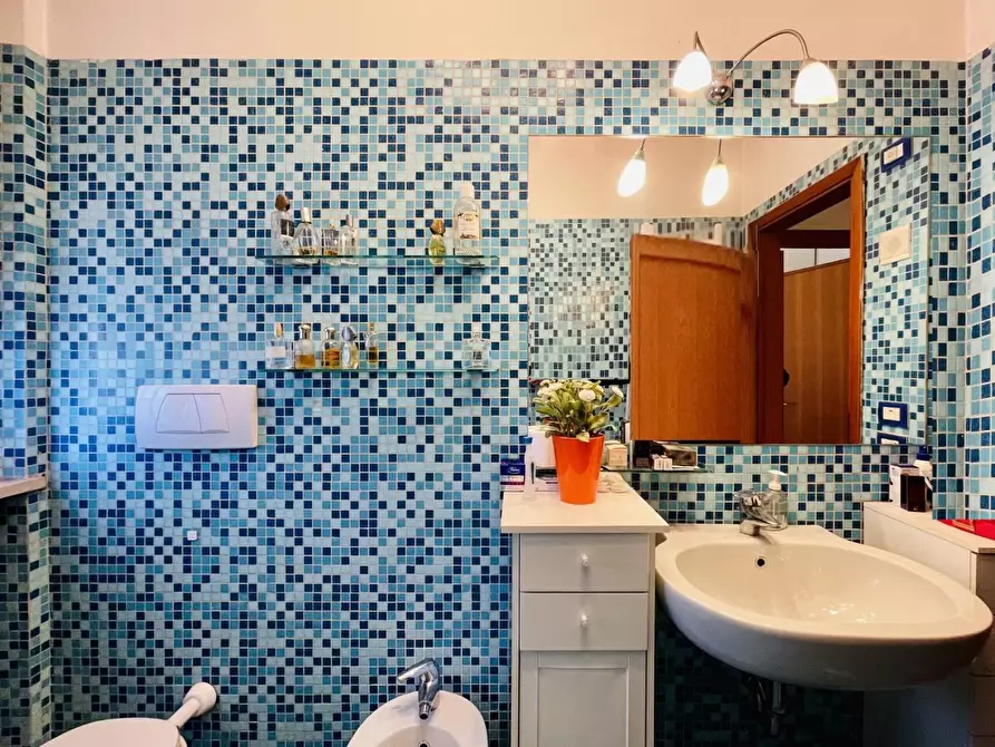 Immagine 61 di Villa in vendita  a Camaiore