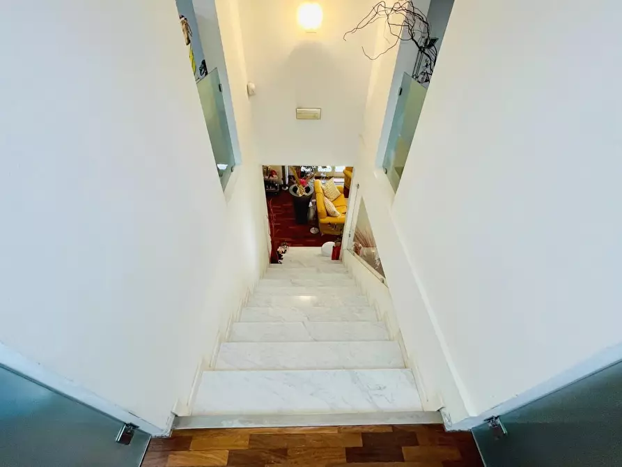 Immagine 68 di Villa in vendita  a Camaiore