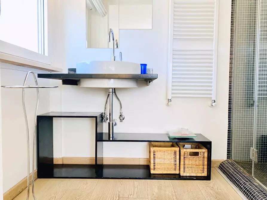 Immagine 30 di Villa in vendita  a Camaiore