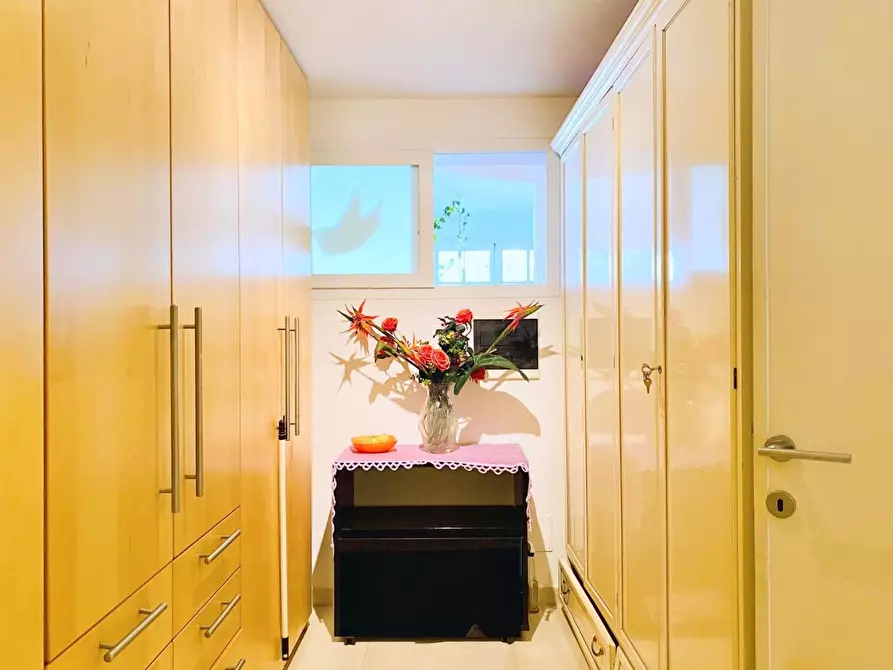 Immagine 17 di Villa in vendita  a Camaiore