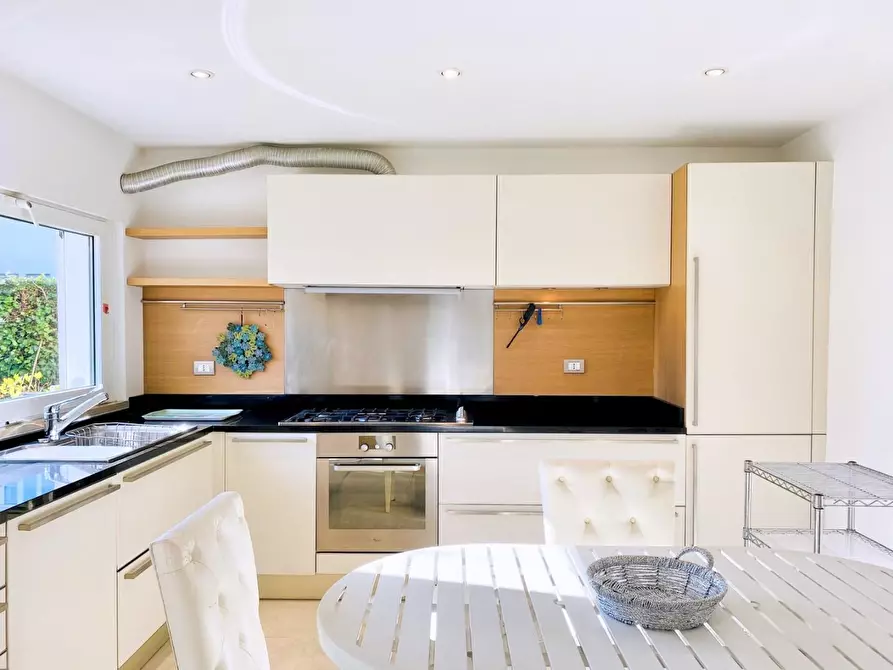 Immagine 7 di Villa in vendita  a Camaiore