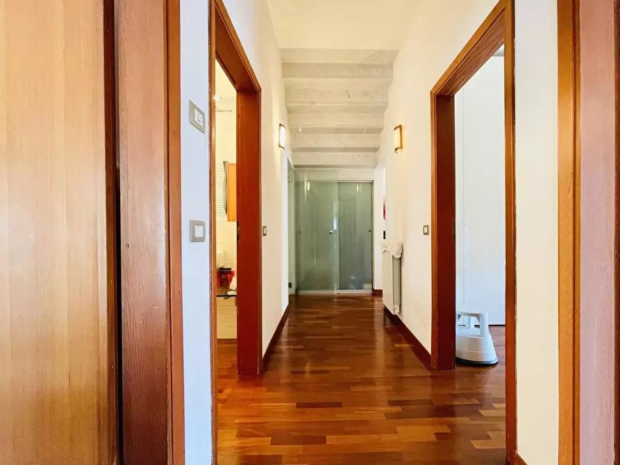 Immagine 63 di Villa in vendita  a Camaiore