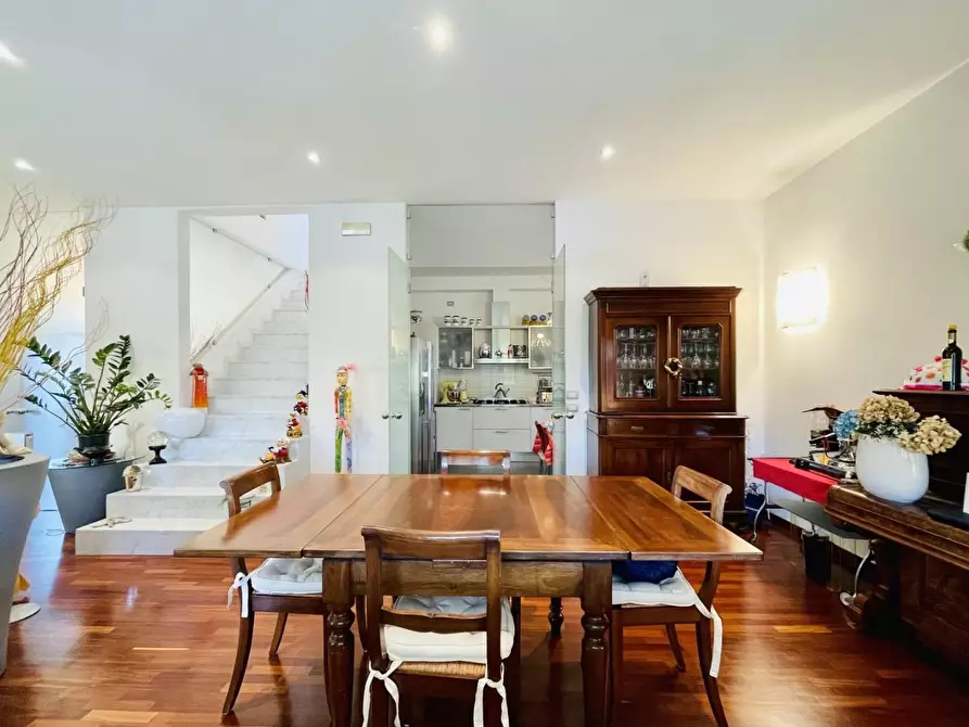 Immagine 42 di Villa in vendita  a Camaiore