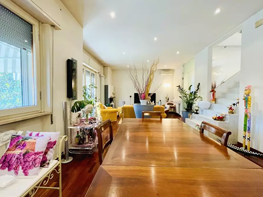 Immagine 46 di Villa in vendita  a Camaiore