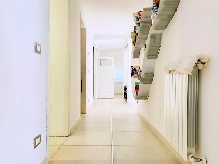 Immagine 34 di Villa in vendita  a Camaiore