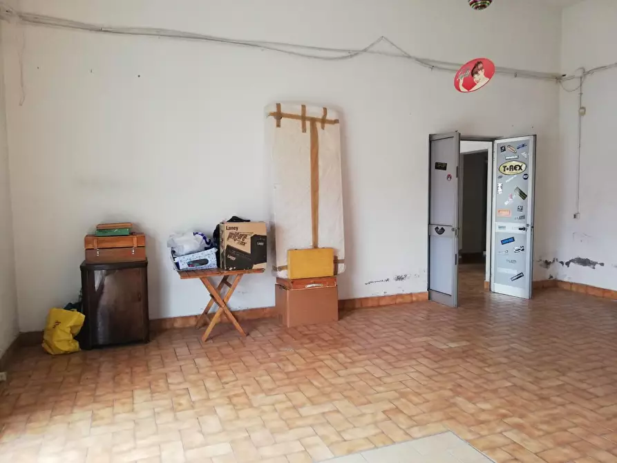 Immagine 5 di Capannone industriale in affitto  a Collesalvetti