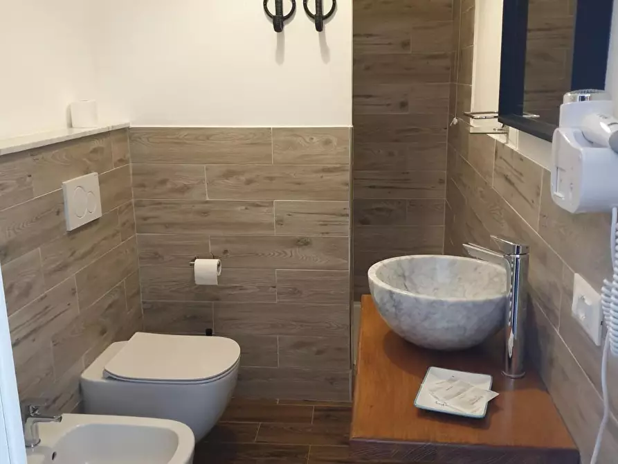 Immagine 22 di Villa in vendita  a Carrara