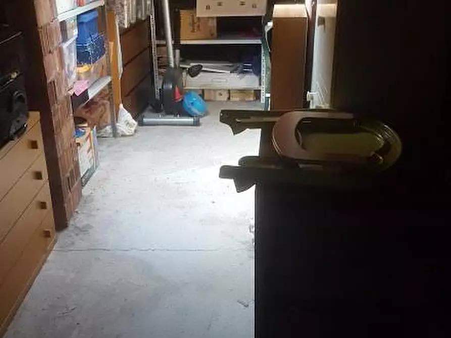 Immagine 27 di Villa in vendita  a Carrara