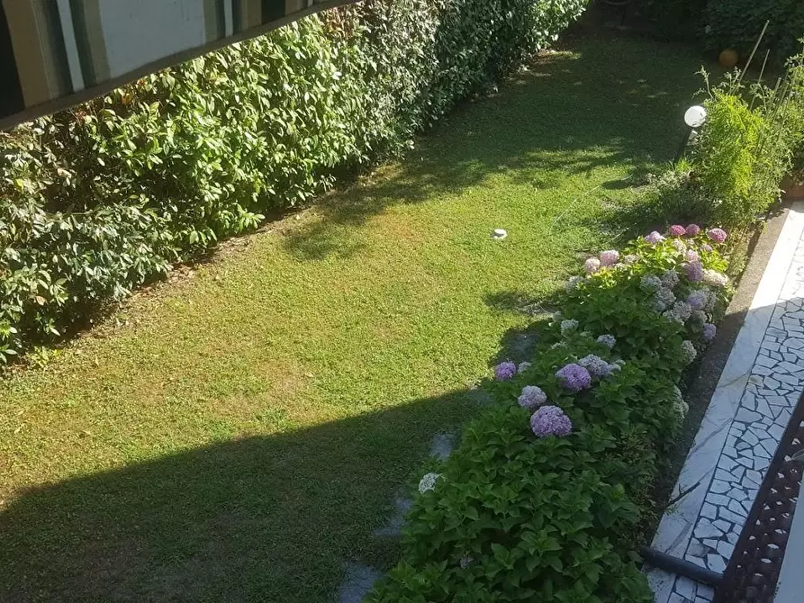 Immagine 29 di Villa in vendita  a Carrara