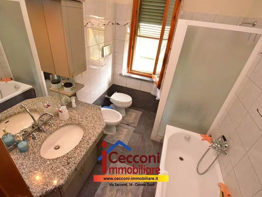 Immagine 10 di Casa semindipendente in vendita  a Vinci