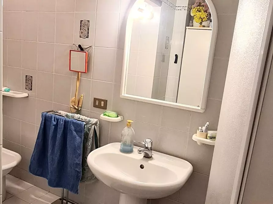 Immagine 19 di Appartamento in vendita  a Livorno