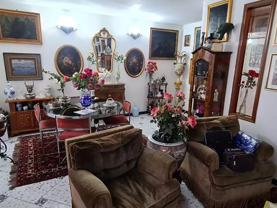 Immagine 2 di Appartamento in vendita  a Livorno