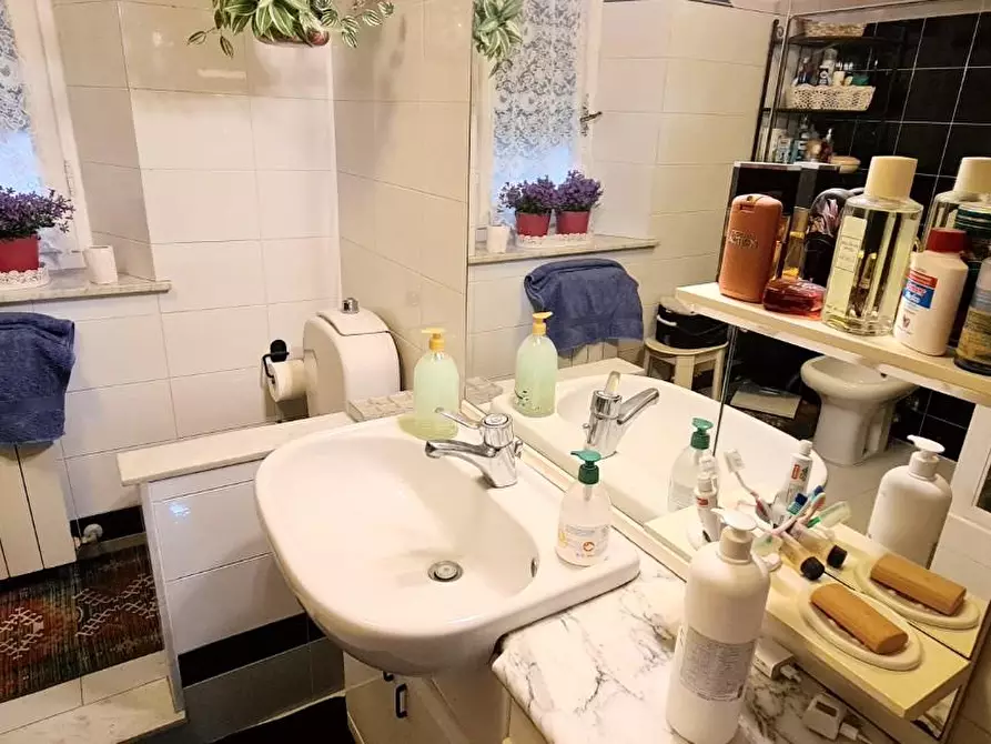 Immagine 13 di Appartamento in vendita  a Livorno