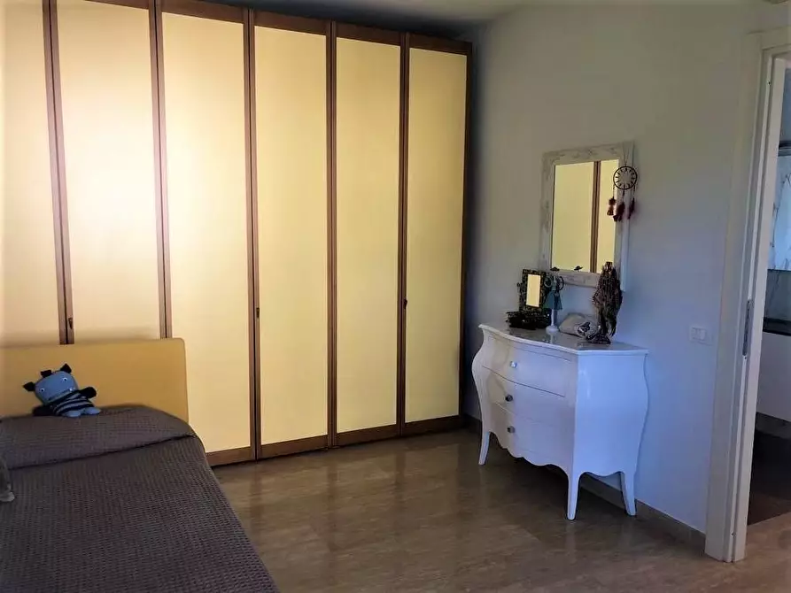 Immagine 50 di Casa trifamiliare in vendita  a Montignoso