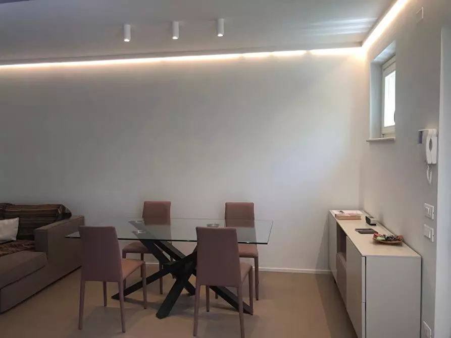 Immagine 11 di Casa trifamiliare in vendita  a Montignoso