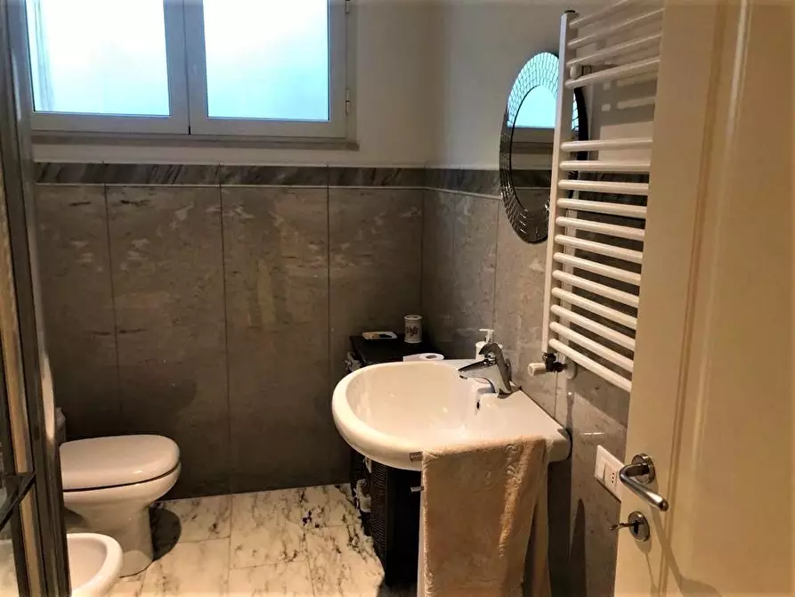 Immagine 34 di Casa trifamiliare in vendita  a Montignoso