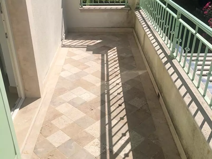 Immagine 43 di Casa trifamiliare in vendita  a Montignoso