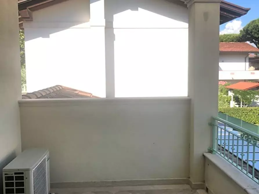 Immagine 52 di Casa trifamiliare in vendita  a Montignoso