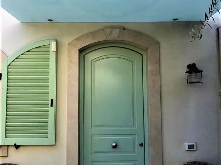 Immagine 6 di Casa trifamiliare in vendita  a Montignoso