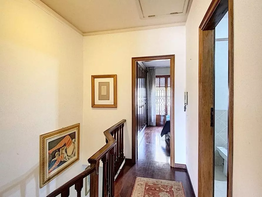 Immagine 2 di Villetta a schiera in vendita  a Viareggio