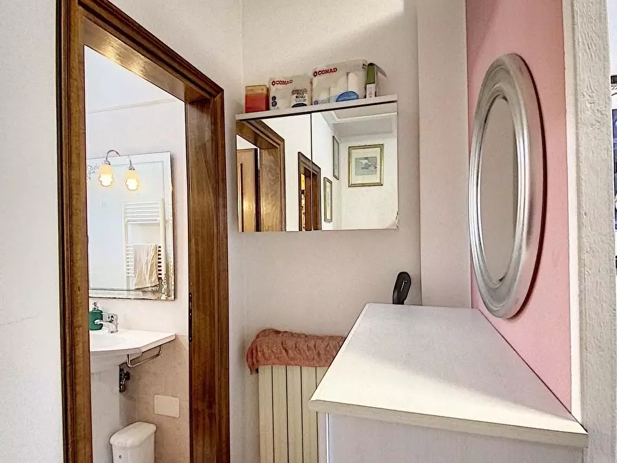 Immagine 11 di Villetta a schiera in vendita  a Viareggio